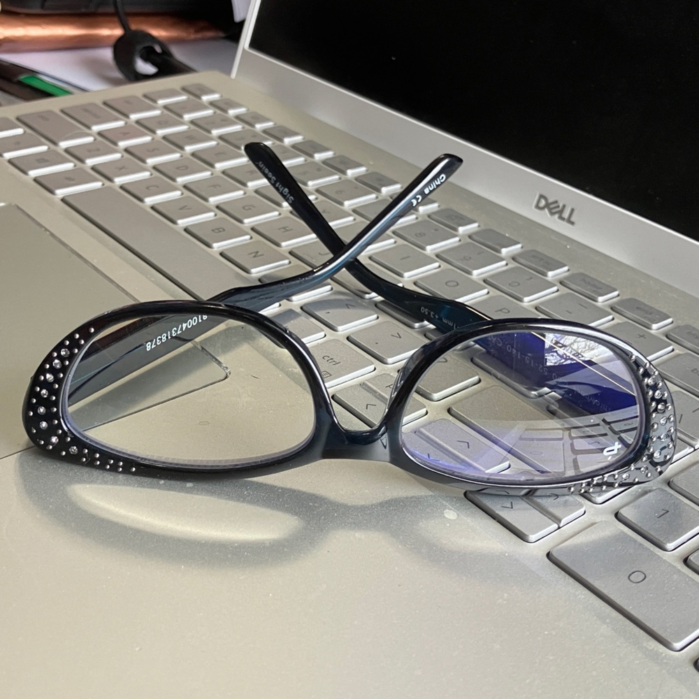 Elegant Dark Blue Studded Women's Glasses